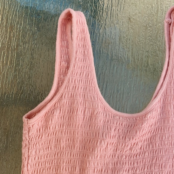 light pink cropped tank - Picture 3 of 7
